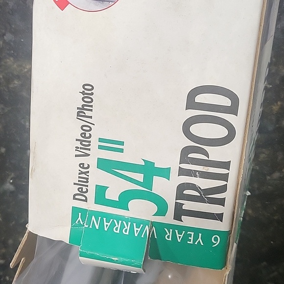 NIB Ambico V-0555 54" Deluxe Video/Photo Tripod New In Box Lots of Great Feature - Picture 2 of 10